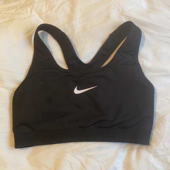 NIKE SPORTBRAS SIZE small fits like a Xs - Picture 4 of 4